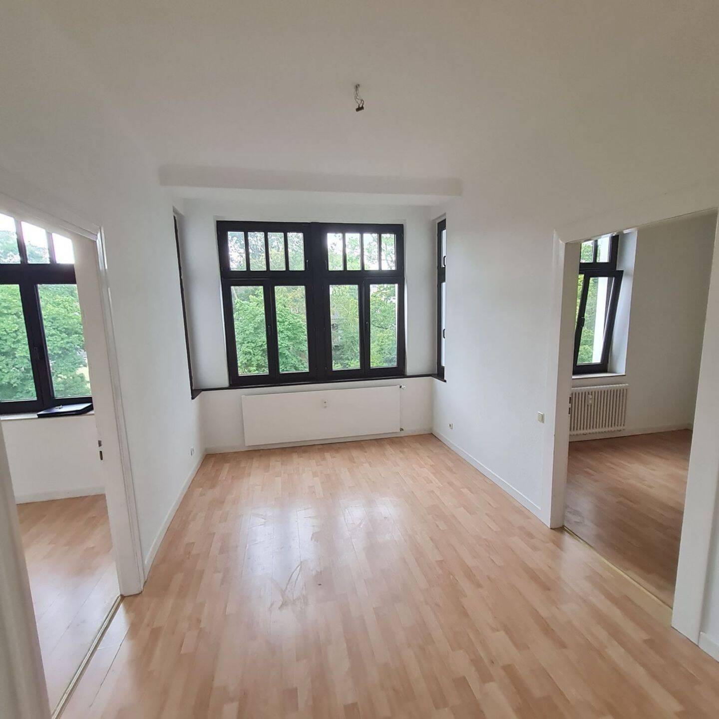Gut geschnittene und helle 3-Zimmerwohnung mit Einbauküche, 47805 Krefeld (Dießem/Lehmheide Fischeln)