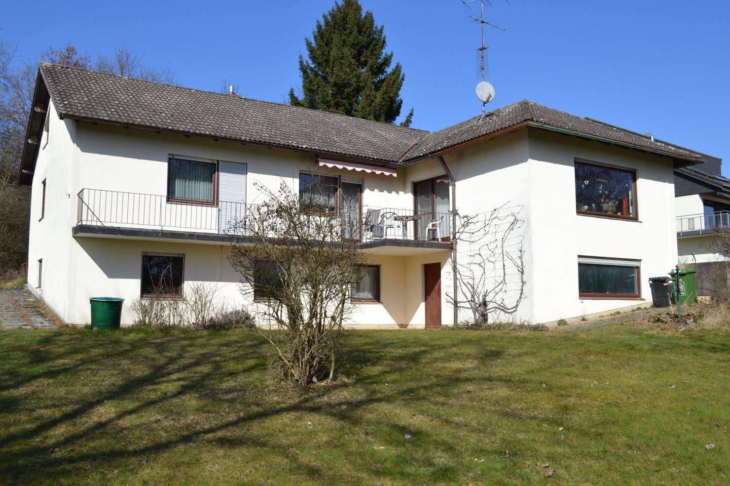 Wohnhaus mit großem Grundstück, 91710 Gunzenhausen
