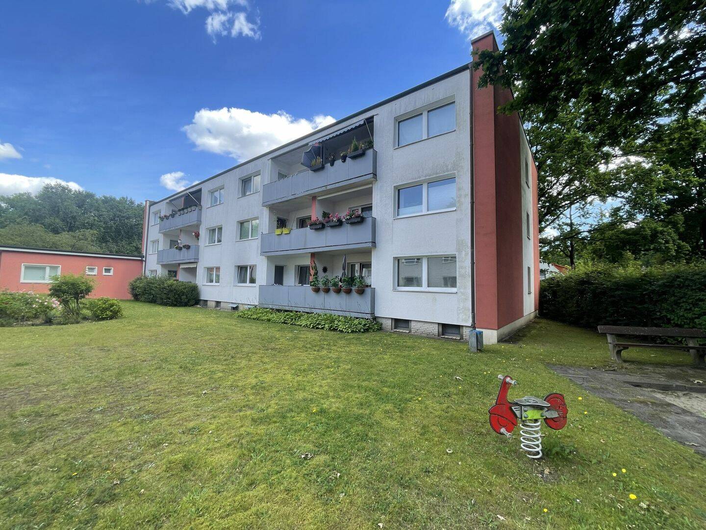 3 Zimmer, Balkon und Keller – Wohnen mit Grünblick in Hamburg-Bramfeld, 22175 Hamburg (Wandsbek Bramfeld)