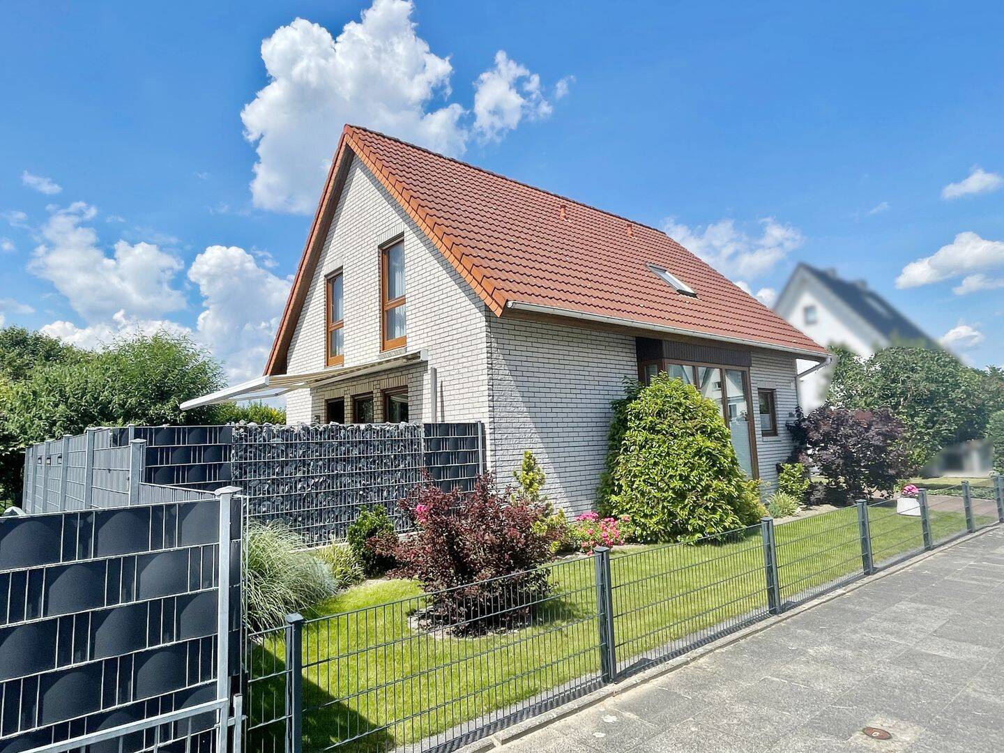 == Ruhig gelegenes Einfamilienhaus mit pflegeleichtem Grundstück ==, 32791 Lage