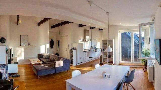 Wunderschöne 3-Zi.-DG.-Wohnung mit großer Südloggia in der Leverkusenstr. 8. Bes. am Di. den 16.06.2026, ab 18.00 Uhr. Bitte per Mail anmelden., 22761 Hamburg (Altona Bahrenfeld)