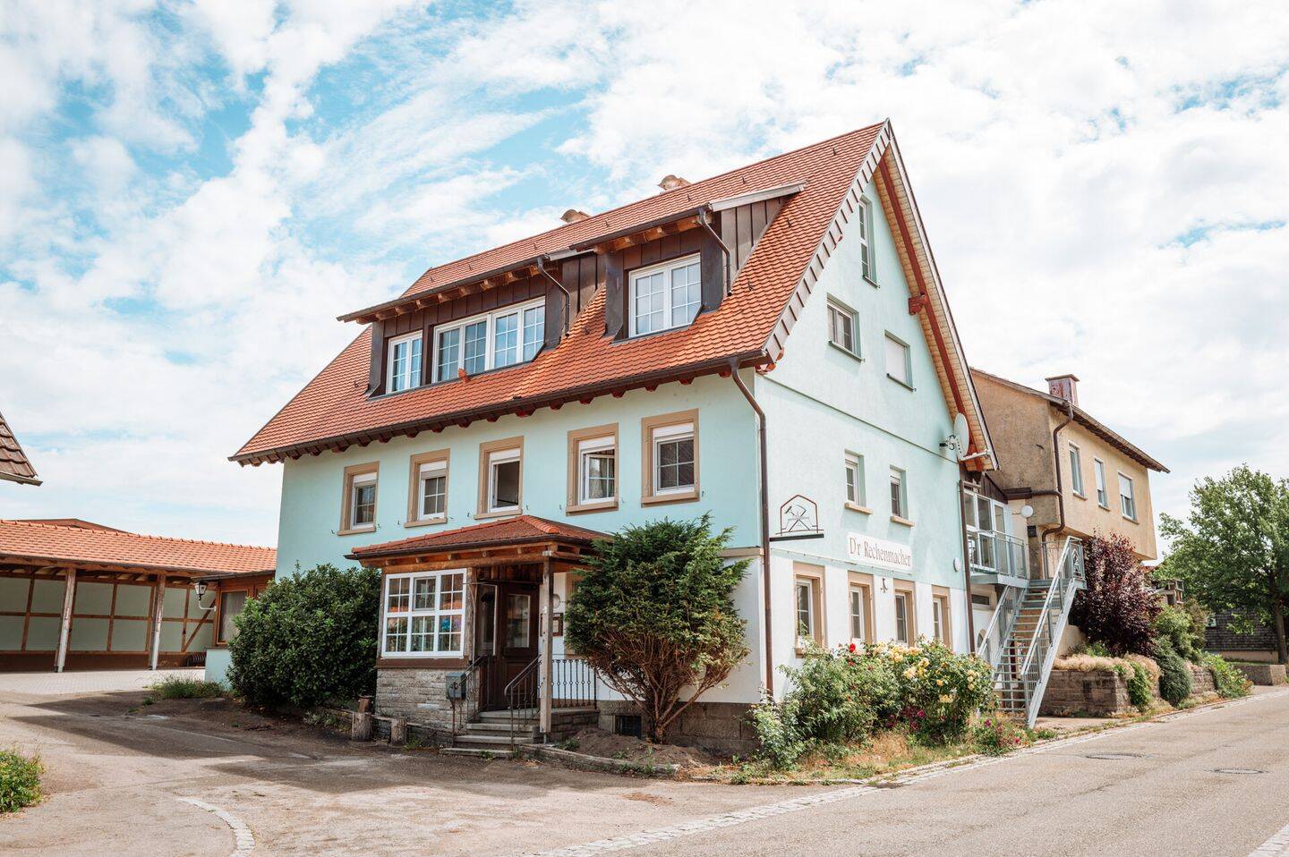 Vielseitiges Wohn- und Geschäftshaus mit 5 Gästezimmern, Gastronomie und großem Entwicklungspotenzial, 74545 Waldenburg