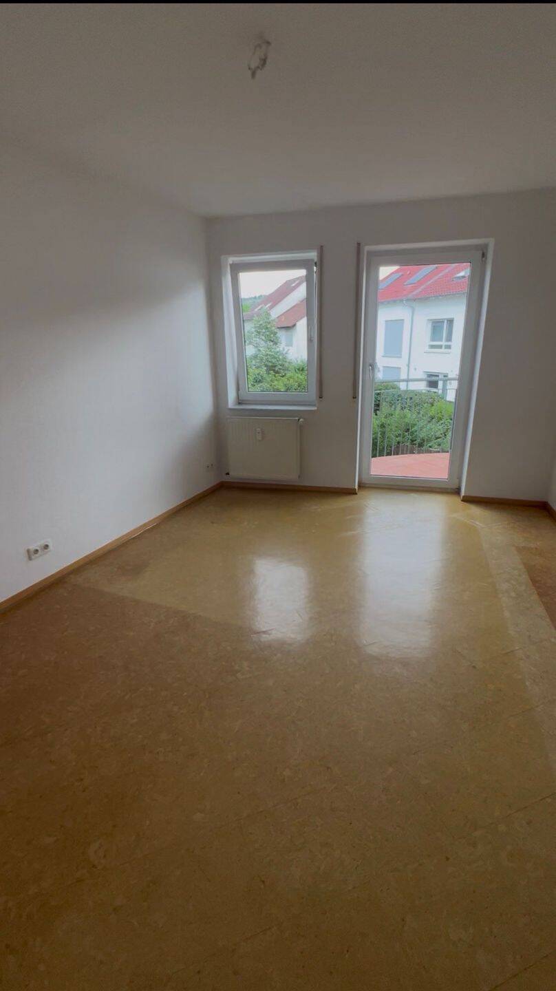Geräumige 3-Zimmerwohnung in Weinstadt-Strümpfelbach, 71384 Weinstadt