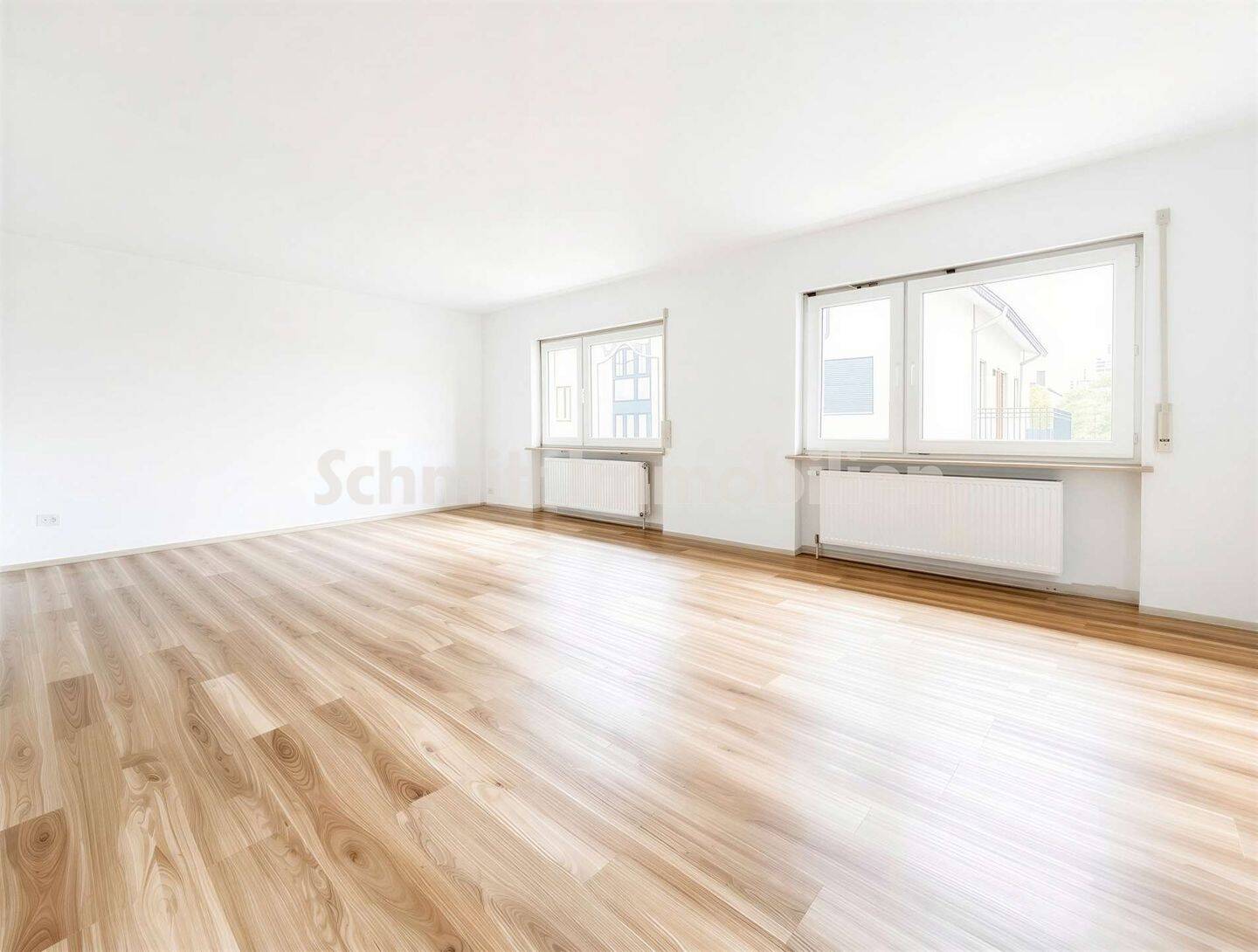 Großzügig wohnen in Schwanheim: 4 Zimmer, Balkon und modernes Bad, 60529 Frankfurt am Main (Schwanheim)