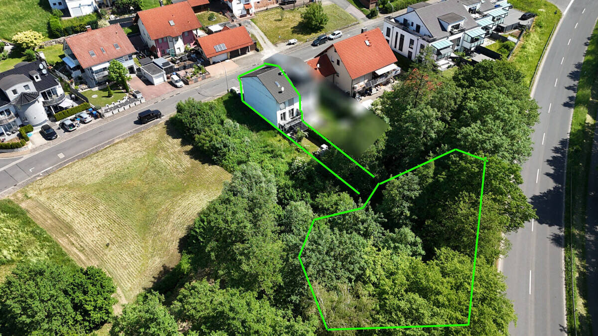 DIETZ: Junges Familienhaus mit 837 m² großen, idyllischen Waldgrundstück in Laufach!, 63846 Laufach