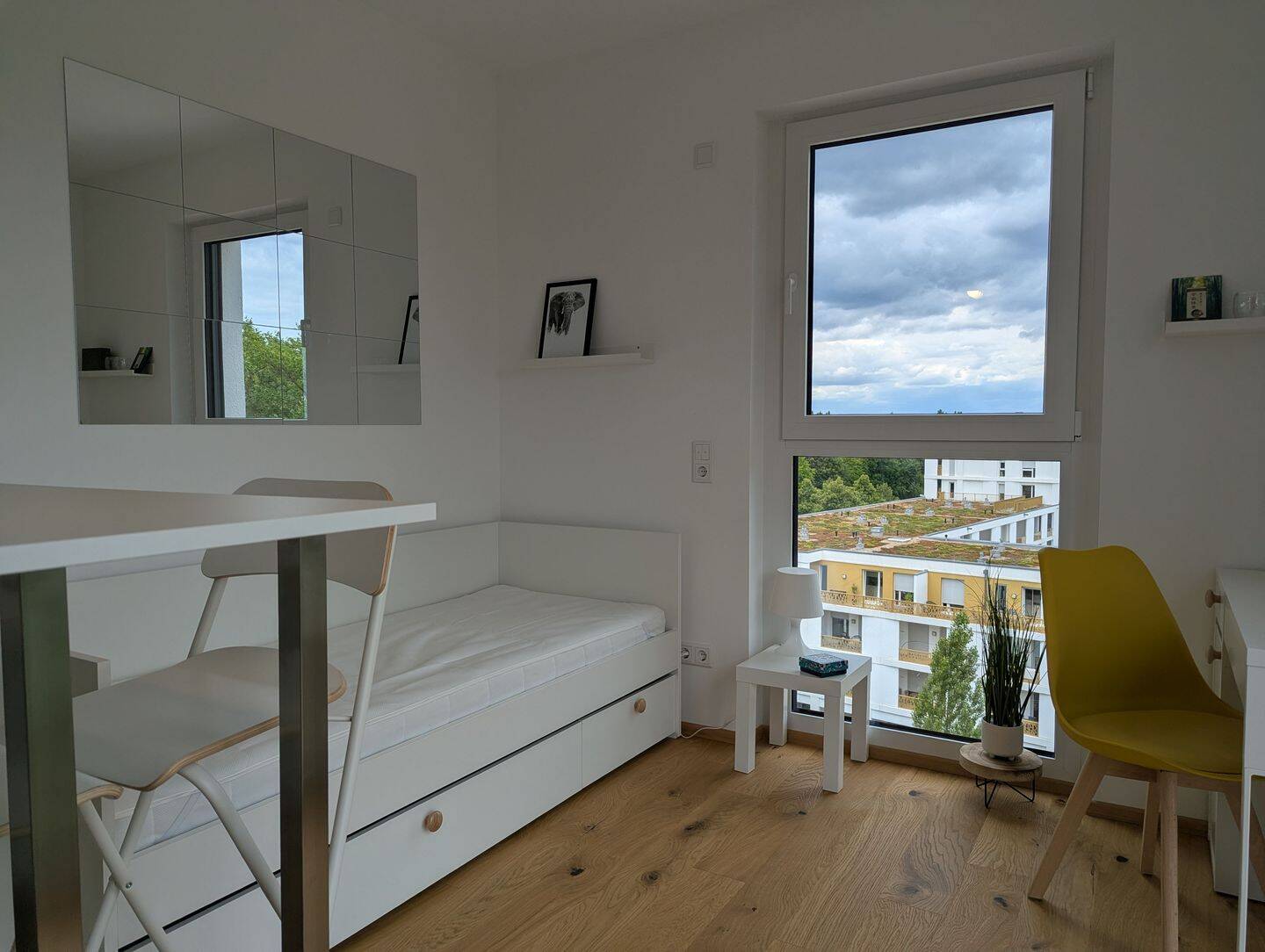 Premium-Campus-Apartment an der Uni | 8. OG, Weitblick, KfW 40, designmöbliert, 93053 Regensburg (Galgenberg Kasernenviertel Kumpfmühl-Ziegetsdorf-Neuprüll Oberisling-Graß)
