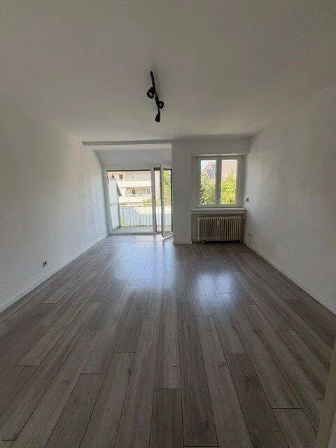 Schöne 1- Zimmer Wohnung in Neu-Isenbrug mit Balkon, 63263 Neu-Isenburg