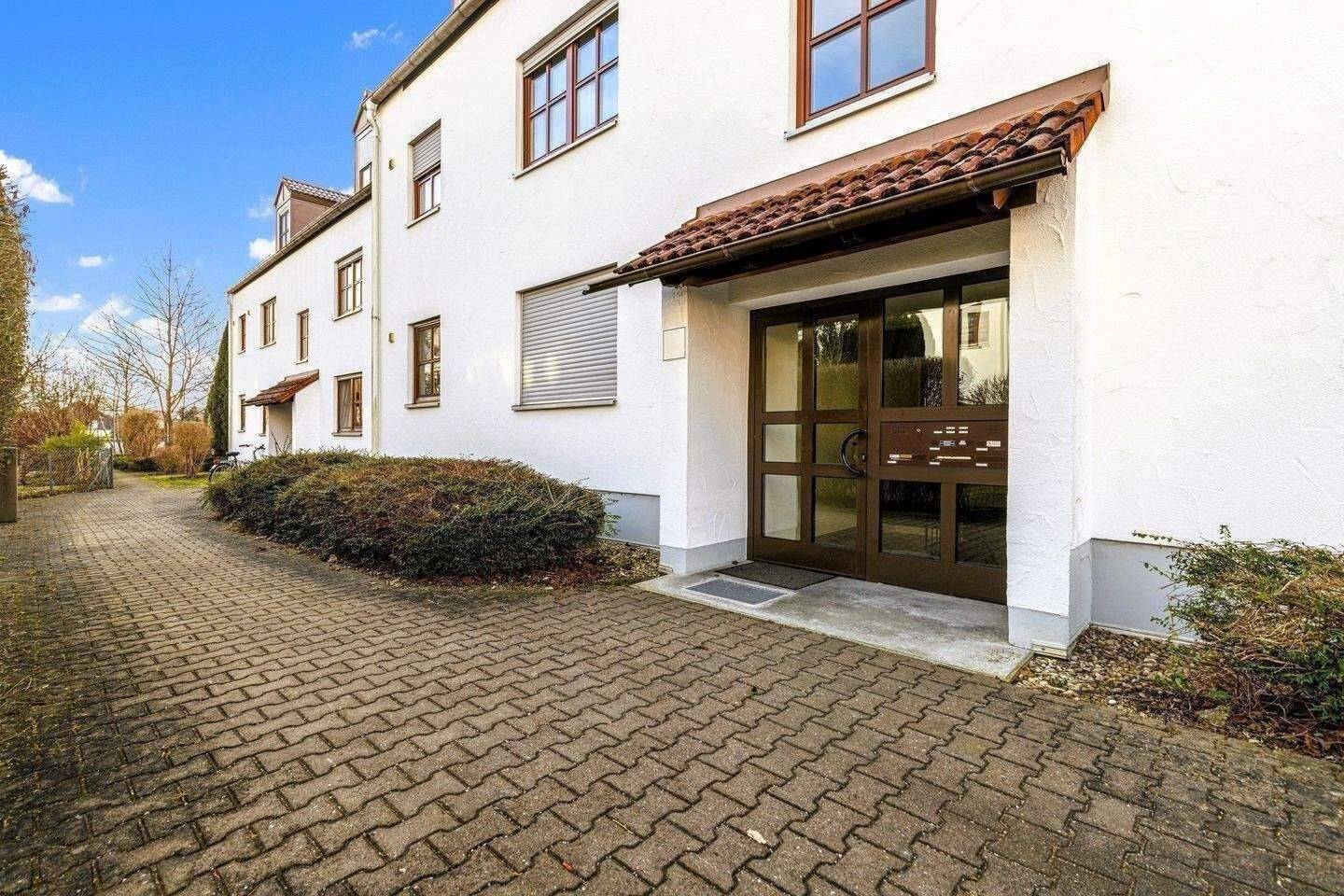 4,5 Zimmer Wohnung in Königsbrunn´s bester Lage mit zwei(!) Balkonen Sofort beziehbar., 86343 Königsbrunn