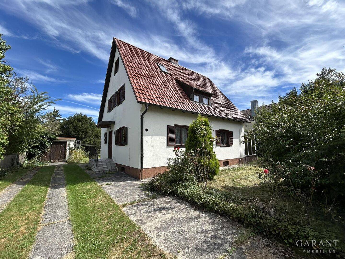 Renovierer aufgepasst! Hübsches Einfamilienhaus auf großem Grundstück, ca. 7 Minuten zur S-Bahn, 82110 Germering