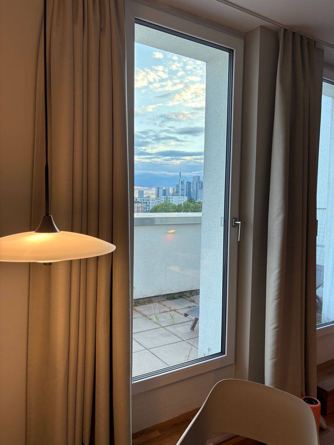 Charmante 1 Zimmer Wohnung mit Skyline Blick, 60314 Frankfurt am Main (Fechenheim Ostend)