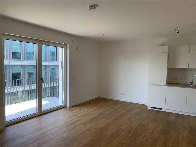 Schöne 3-Zimmer-Wohnung mit Balkon, Einbauküche und Badewanne, 14612 Falkensee