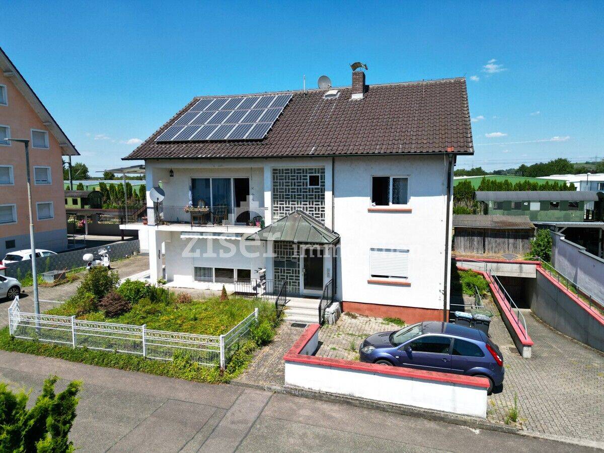 Stark sanierungsbedürftiges Mehrfamilienhaus, 79359 Riegel am Kaiserstuhl