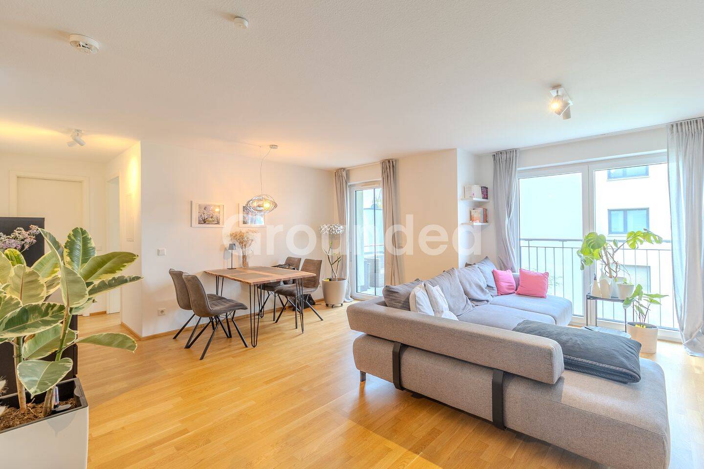 Vermietete 2-Zimmer-Eigentumswohnung mit Balkon und TG-Stellplatz, 90439 Nürnberg (Großreuth bei Schweinau Schweinau Sankt Leonhard Sündersbühl)