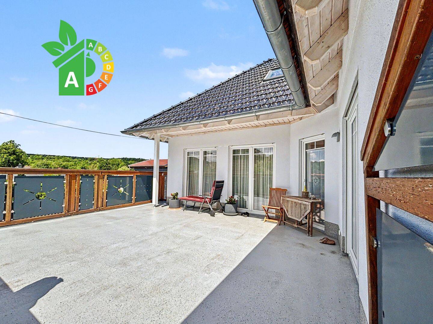 Einziehen und wohlfühlen – Junges Einfamilienhaus mit Wärmepumpe, Kamin und Doppelgarage in Geratal, 99331 Geratal (Geraberg)