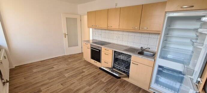 Am Theater – Helle, geräumige 2-R-Wohnung mit Einbauküche, 6844 Dessau-Roßlau (Innenstadt Mildensee Waldersee)
