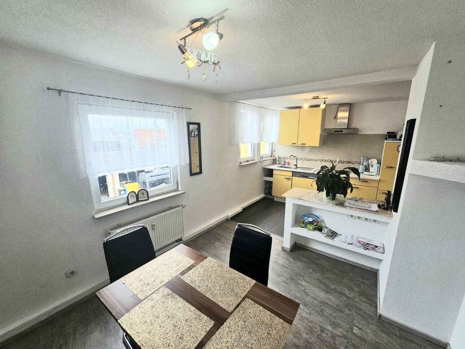Sonnige top gepflegte 3 Zimmer Wohnung mit BLK + Einbauküche!!, 73579 Schechingen