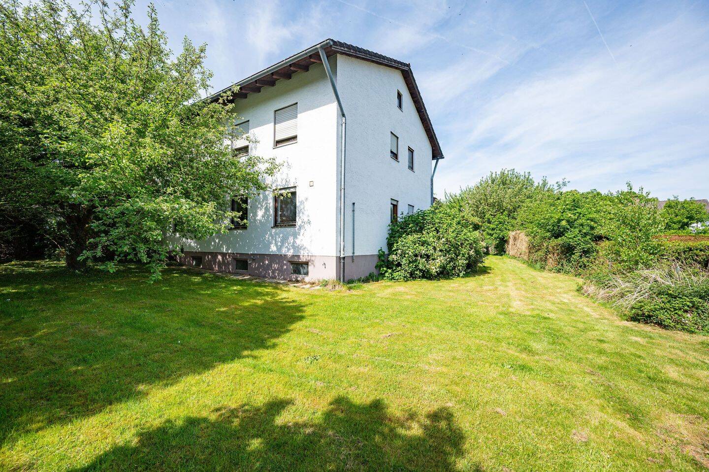 Großzügiges Einfamilienhaus mit sonnigem Garten und viel Platz, 83104 Tuntenhausen