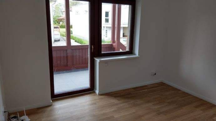 3 – Raumwohnung mit Balkon in DD – in Niedersedlitz, 1257 Dresden (Großzschachwitz Leuben Lockwitz Niedersedlitz)