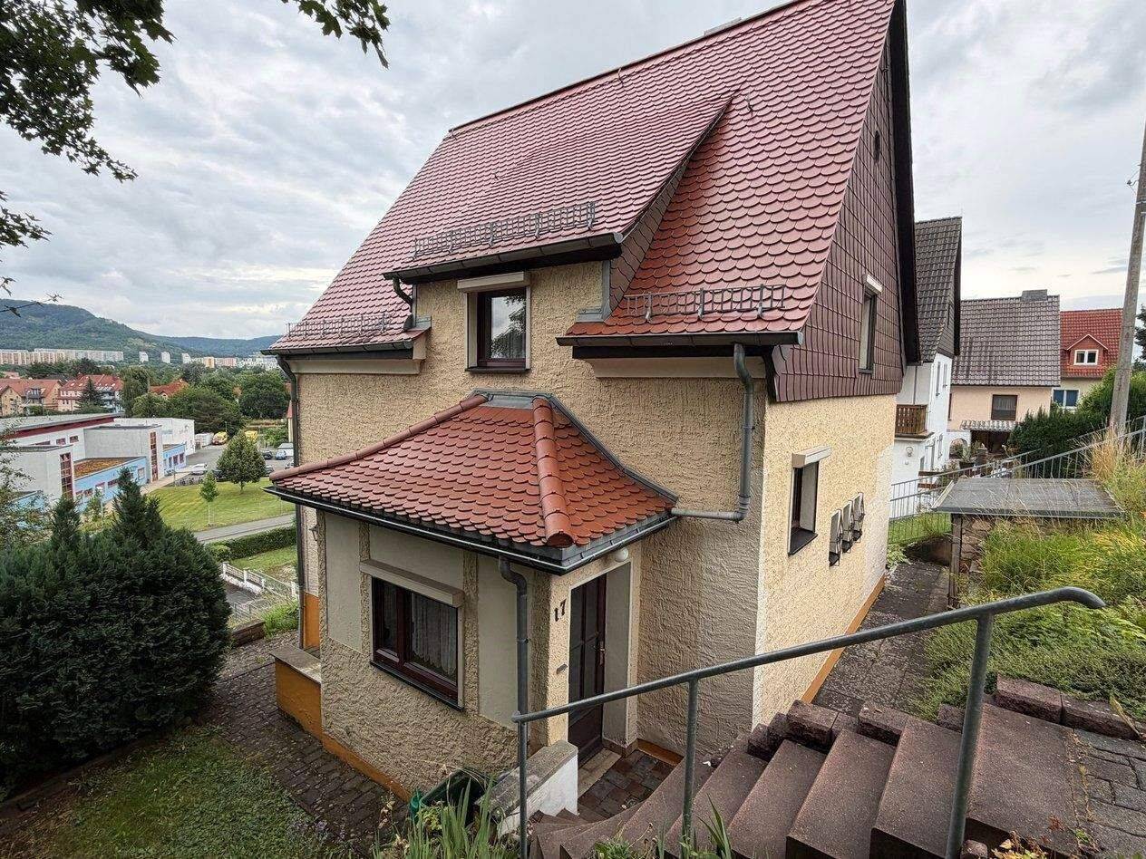 Einfamilienhaus mit unverbaubarem Fernblick in Jena Göschwitz, 7745 Jena