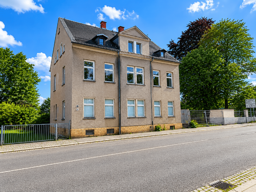 Charmantes Sanierungsobjekt mit Potenzial, 9212 Limbach-Oberfrohna