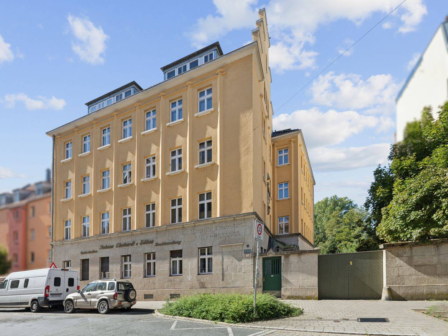Denkmalschutz: 4-Zimmer-Wohnung in Top-Lage in Fürth, 90762 Fürth (Innenstadt)