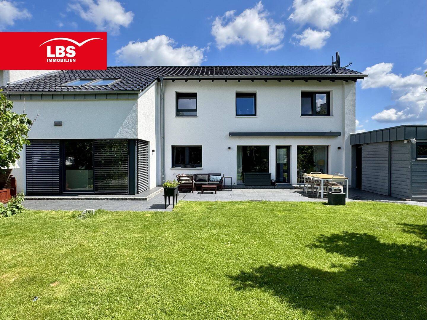 Raum für die Zukunft – Modernisiertes Wohnhaus auf großem Grundstück, 48159 Münster