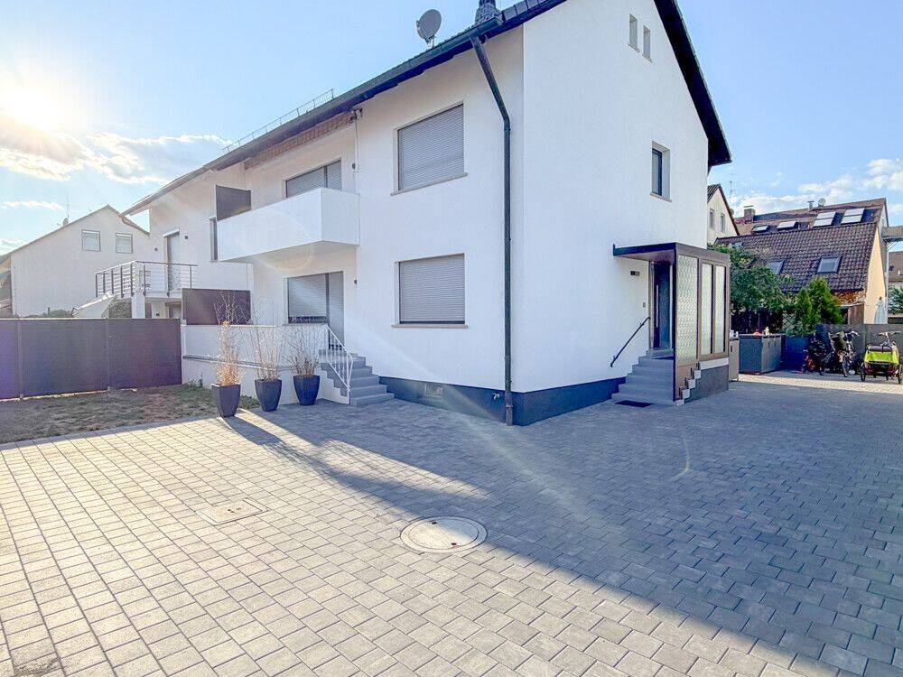 Platz für die ganze Familie – moderne Doppelhaushälfte mit Garten und Terrasse in ruhiger Lage, 90765 Fürth