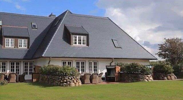 Großzügiges Landhaus mit großem Garten in Dorfteichlage, fußläufig zu Strand und Golfplatz, 25996 Wenningstedt-Braderup (Sylt)