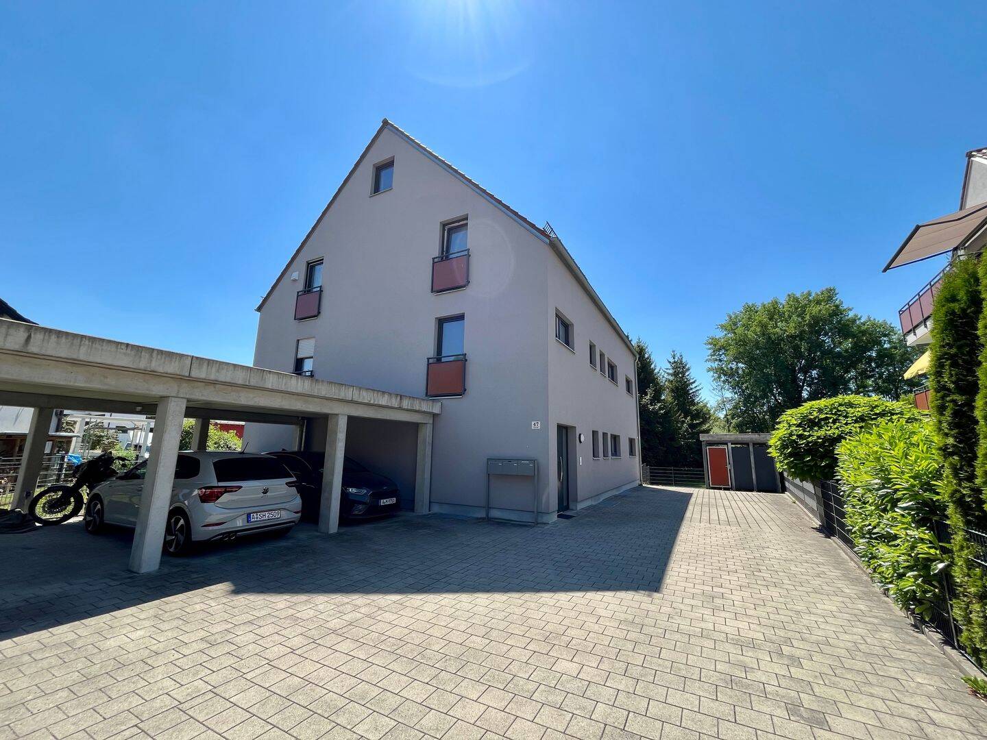 Neuwertige, geräumige drei Zimmer Dachgeschosswohnung in Langerringen, 86853 Langerringen