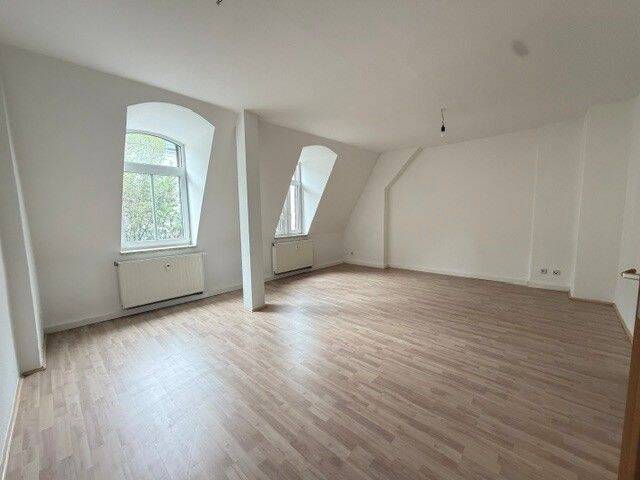 tolle, sanierte 4 Zimmer DG Wohnung in ruhiger Lage, zentrumsnah in Plauen, 8523 Plauen