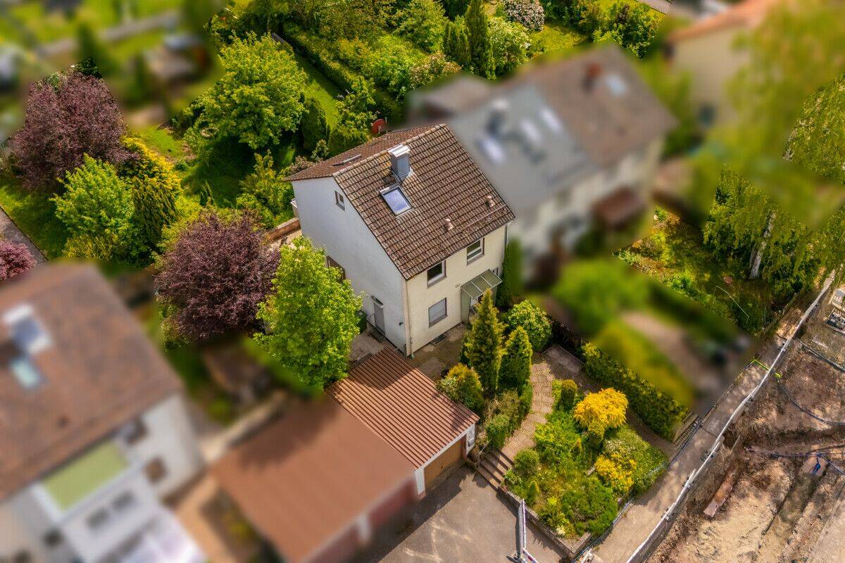 Hier fühlt sich Familie zu Hause – Reihenendhaus mit Charme und Garten, 75331 Engelsbrand