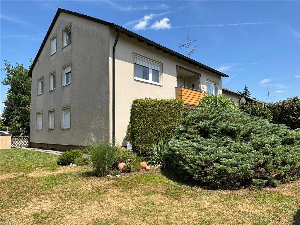 Mehrfamilienhaus mit 5 Wohnungen und 3 Garagen in der alten Buchenau, 82256 Fürstenfeldbruck