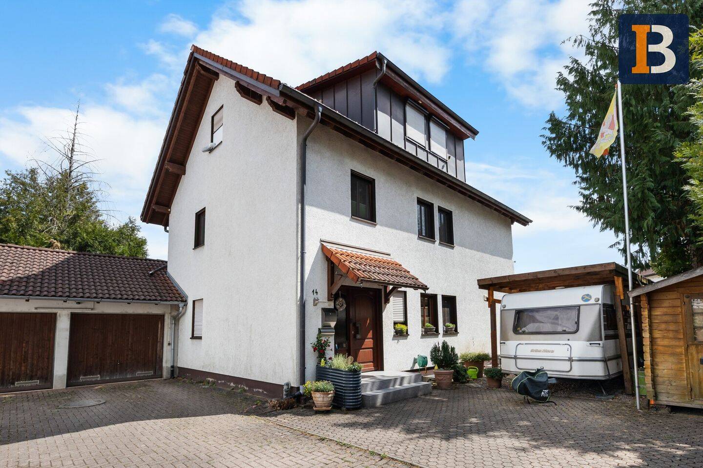 Großzügiges Mehrgenerationenhaus mit traumhaftem Garten im Zentrum von Hausen!, 79688 Hausen im Wiesental