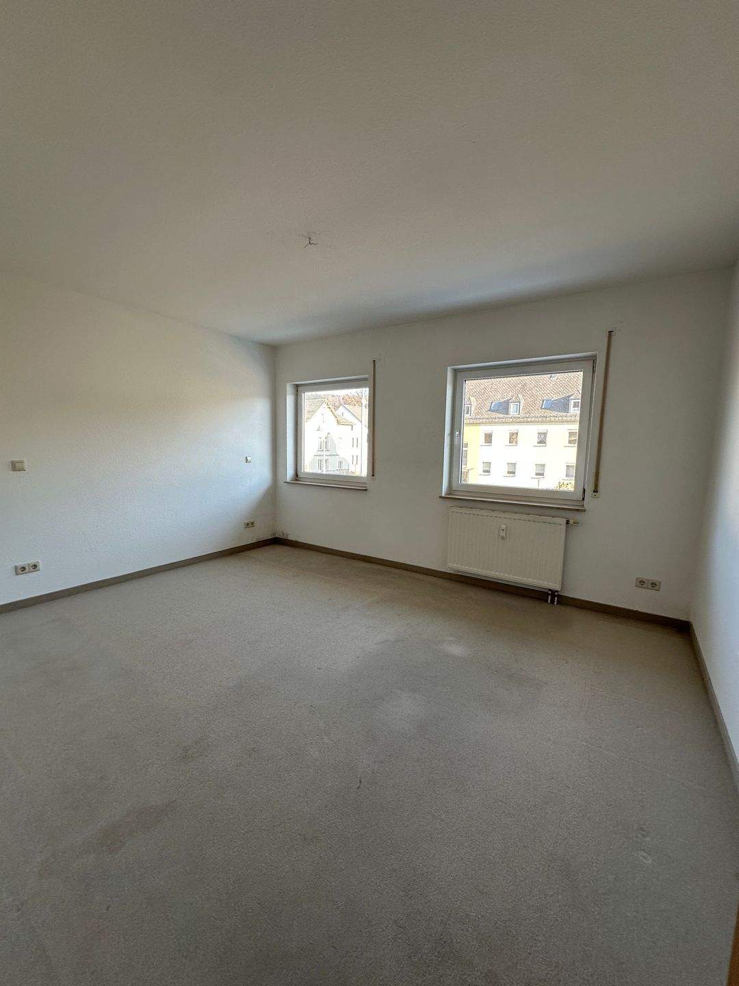 Bei Anmietung neuer Bodenbelag! Gemütliche 2-Zimmer-Wohnung in Chemnitz zu vermieten, 9123 Chemnitz