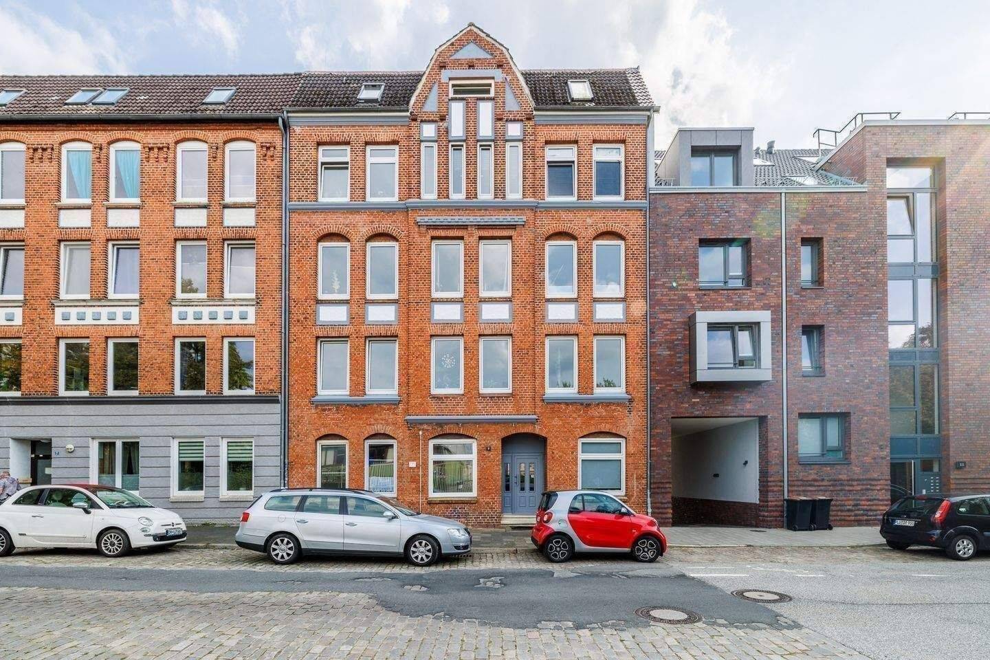 Bes. 17.08. zum 01.10. – Sanierter 2-Zimmer-Altbaug mit Balkon, 24113 Kiel (Gaarden-Süd Hassee)