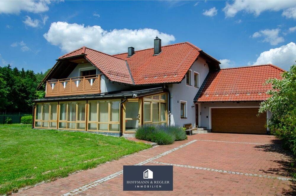 Raum für die ganze Familie – großzügiges Einfamilienhaus mit Wintergarten und Garage, 92278 Illschwang