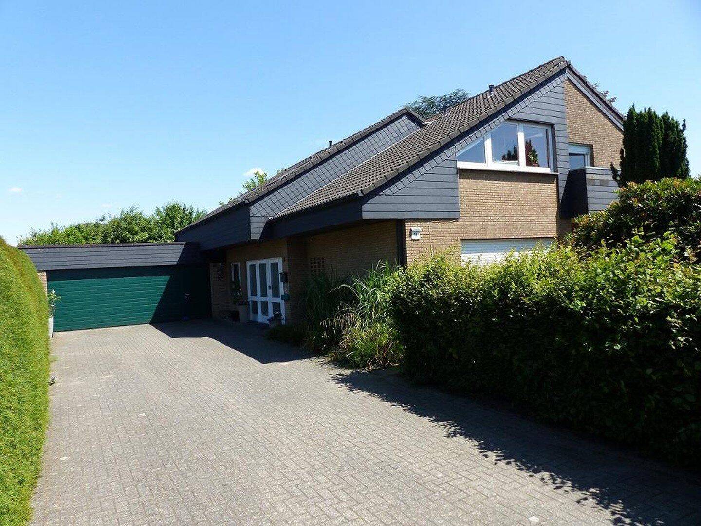 Mehrfamilienhaus Mehrgenerationen Wohnen und Arbeiten im Emsland ruhige Lage PV Anlage, 49832 Thuine