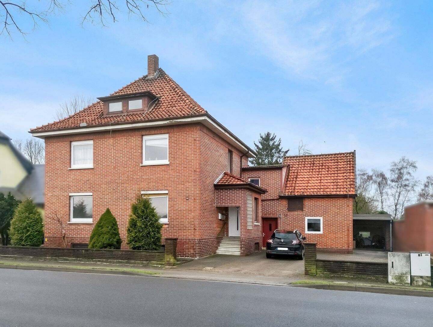 Solides Mehrfamilienhaus auf weitläufigem Grundstück mit Gestaltungsspielraum, 31655 Stadthagen