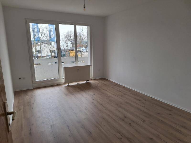 3 – R – Wohnung mit Balkon im 3.OG in Münchenbernsdorf zu vermieten !, 7589 Münchenbernsdorf