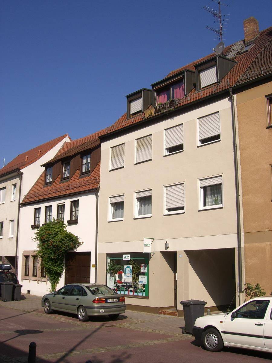 Absolut zentrale gelegene 2-Zimmer-Mietwohnung in ruhiger Seitenstraße von Erlangen – nur 5 Minuten zur UNI, 91054 Erlangen (Burgberg Erlangen-Nord Erlangen-Ost Innenstadt Sieglitzhof)