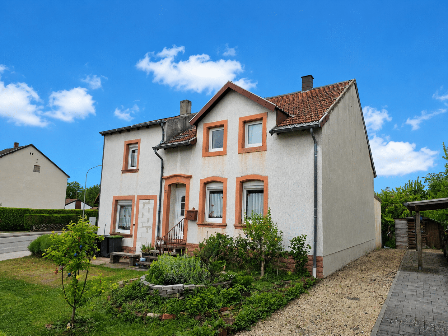 Wohnhaus mit vielen Möglichkeiten 1-2-3 Familienhaus, 66773 Schwalbach