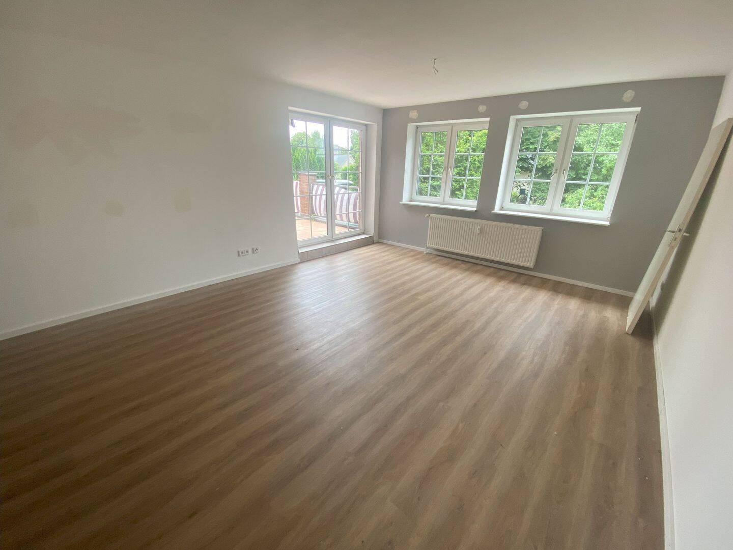 Großzügige 3-Zimmer-Erdgeschosswohnung mit großer Sonnenterrasse und neuer Einbauküche, 23820 Pronstorf
