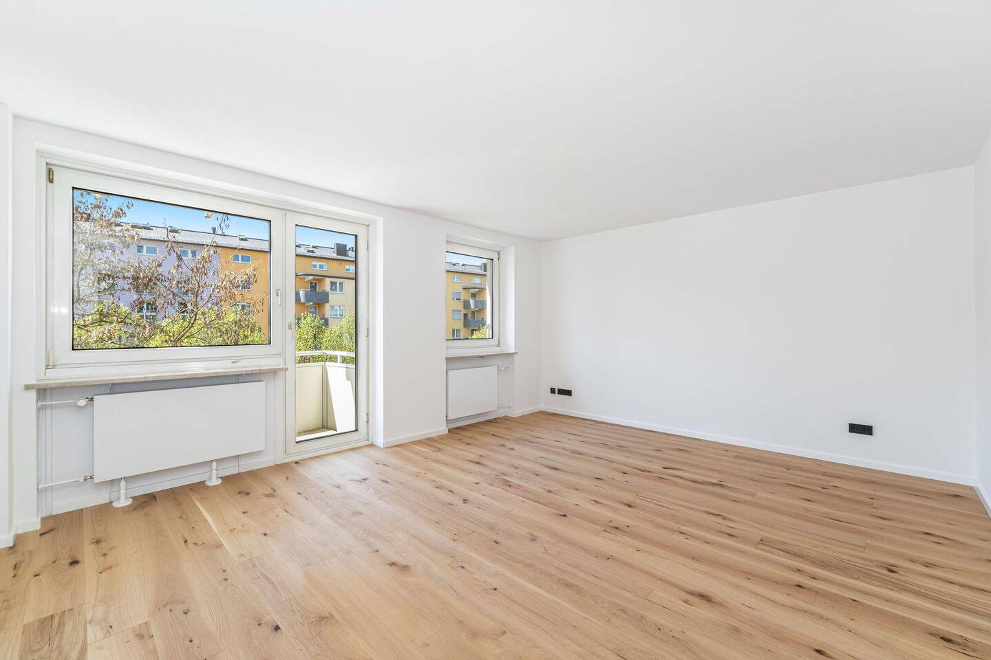 Für den Käufer provisionsfrei: Stilvoll renovierte 4,5 Zimmerwohnung mit zwei Balkonen!, 81677 München (Au-Haidhausen Berg am Laim Bogenhausen)