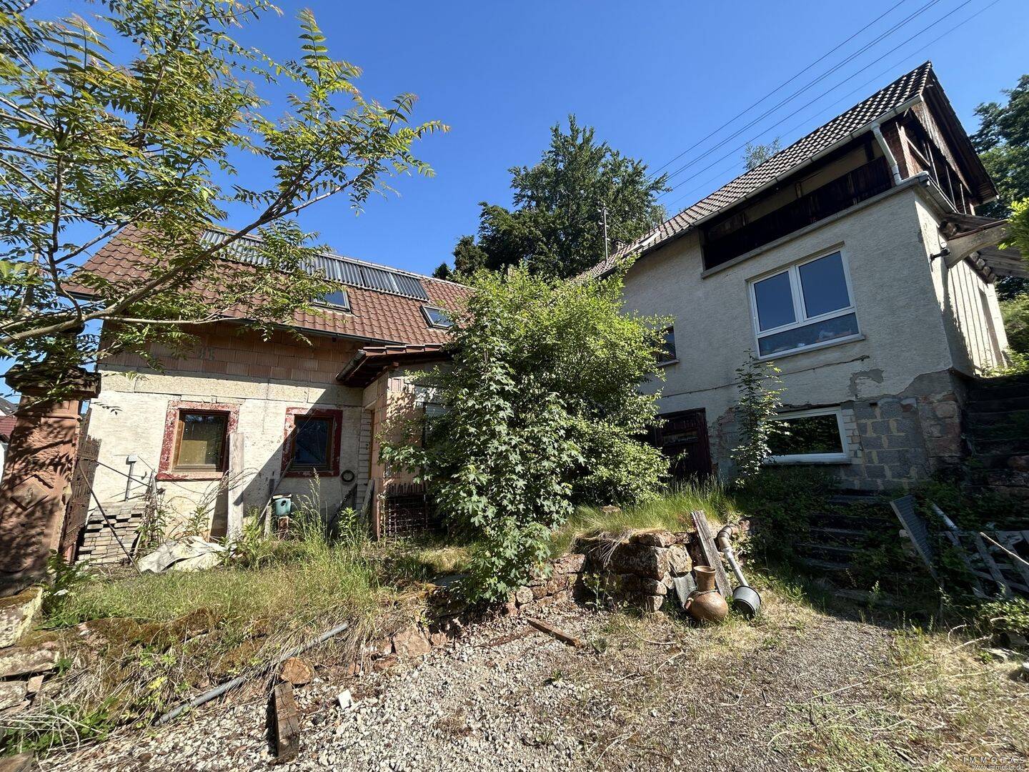 Sanierungsbedürftiges Einfamilienhaus in naturnaher Lage von Hertlingshausen, 67316 Carlsberg