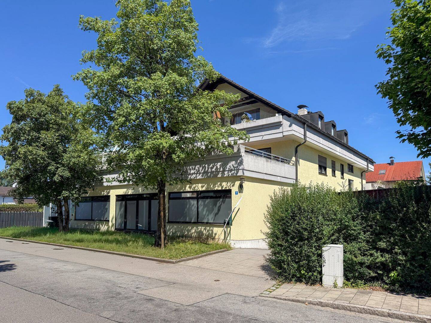 2-Zimmer-Wohnung in Rosenheim-Süd mit großer Dachterrasse!, 83026 Rosenheim (Aising Happing Pang Süd)