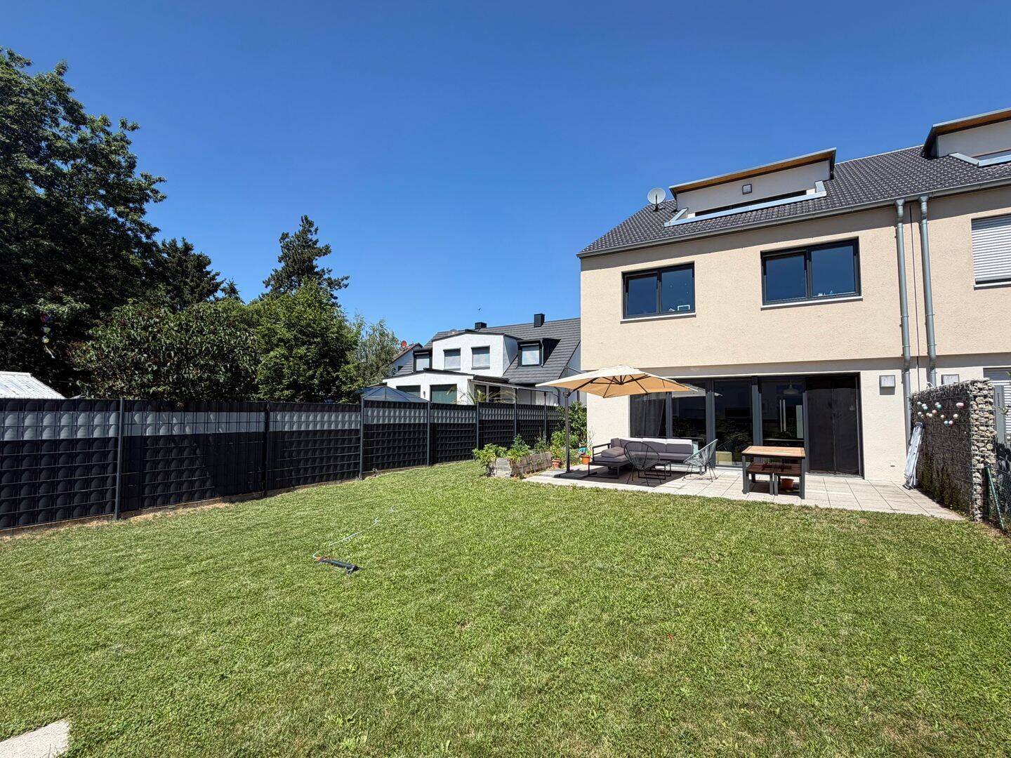 N-Großgründlach-Reutles / Architektenhaus mit Doppelgarage und Stellplätzen, 90427 Nürnberg