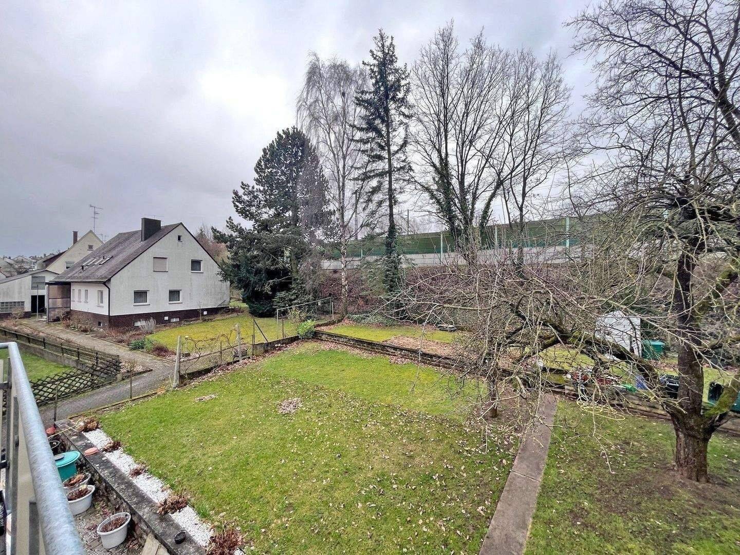Vermietetes MFH + eigenständiges Baugrundstück | Mietsteigerungspotenzial + Nachverdichtung, 90587 Veitsbronn