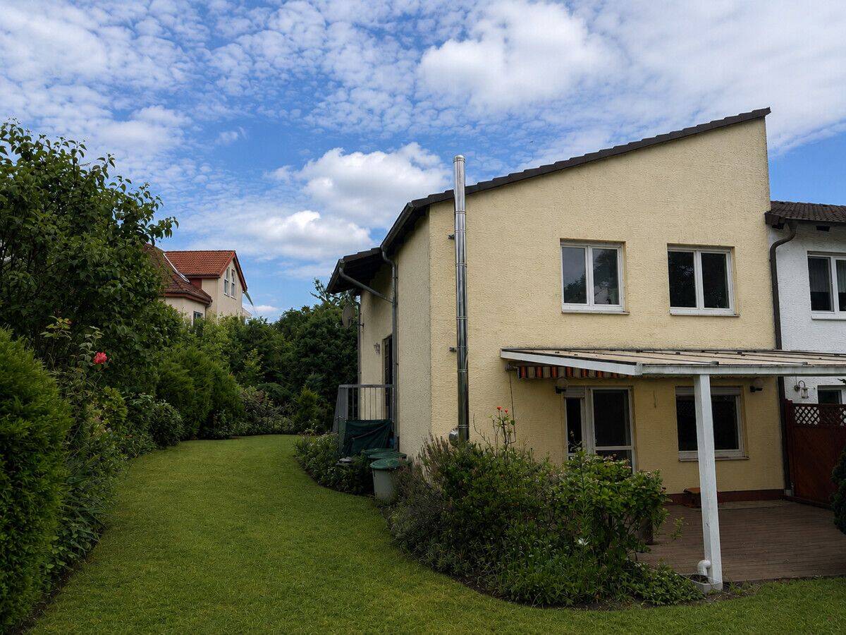 Charmantes Haus mit sonnigem Garten und Wohlfühlcharakter in Nidderau-Heldenbergen, 61130 Nidderau