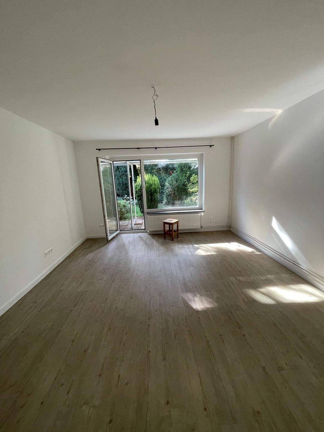 Schönes Reihenhaus in ruhiger Lage !Bitte Beschreibung beachten! (Bilder sind aus einem bauähnlichem Reihenhaus), 22175 Hamburg (Wandsbek Bramfeld)