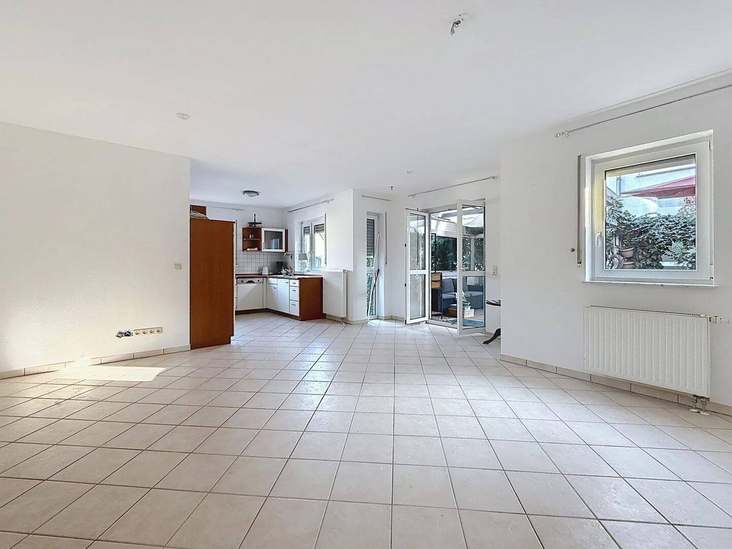 Attraktive 3-Zimmer-Erdgeschosswohnung mit Terrasse, Balkon und Garage in Saarburg, 54439 Fisch